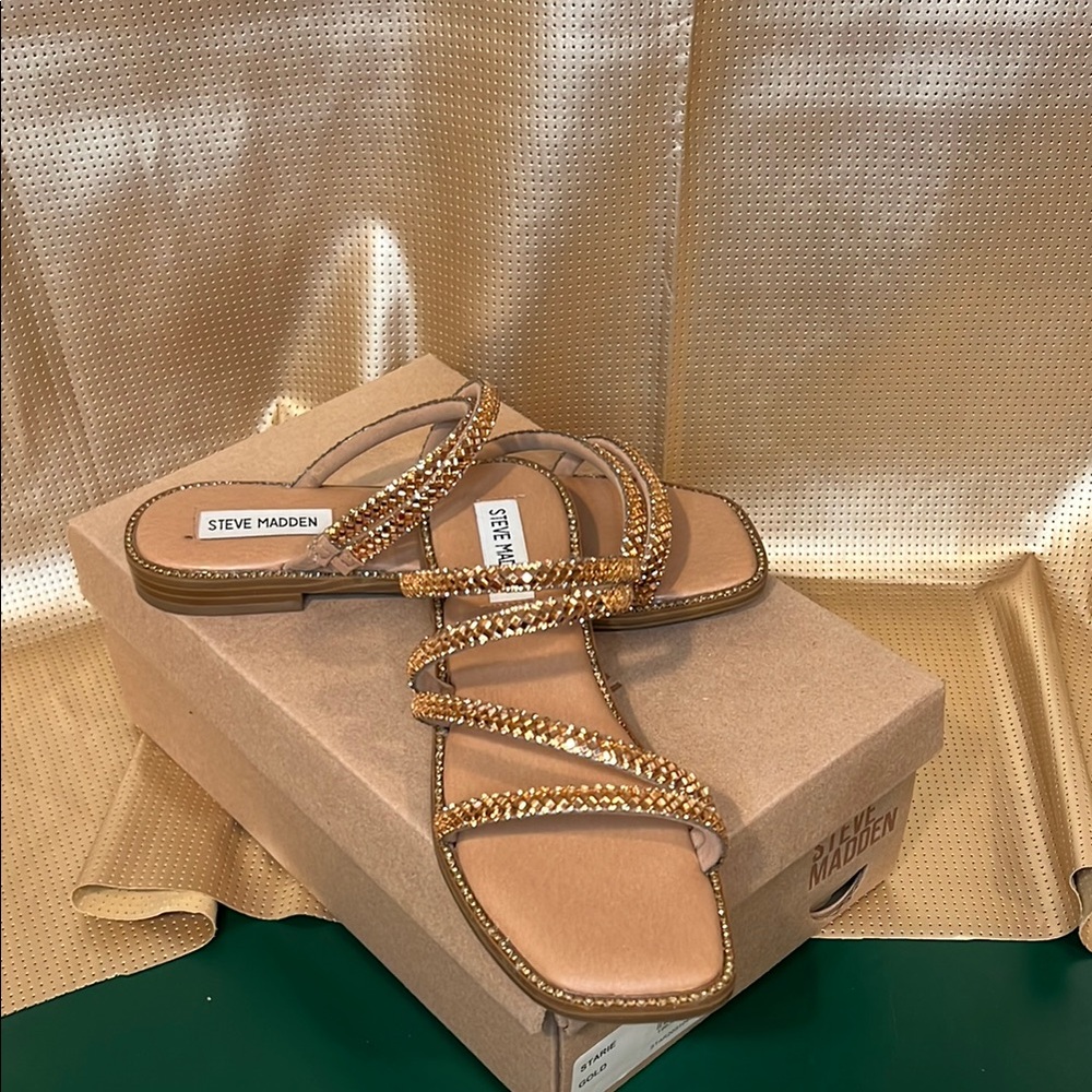 EUC Steve Madden Starie Gold